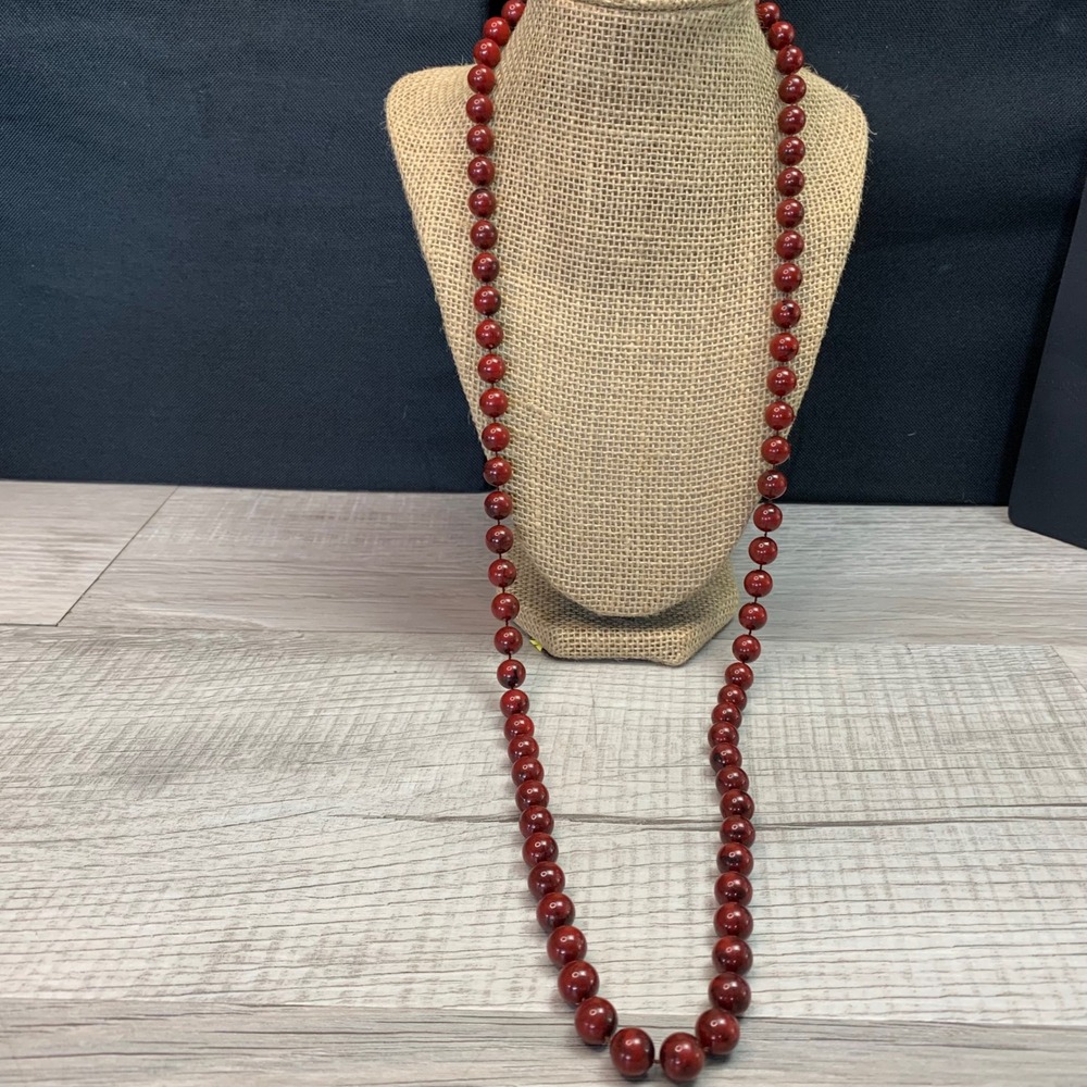 Sarah Coventry Vintage Red Marbled Bead Knotted Opera Length Necklace 36 Inch